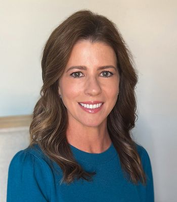 Portrait of Deana Thompson, Associate Broker, REALTOR® .